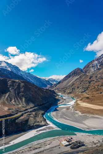 Fotografía Majestic Confluence of Indus and Zanskar Rivers in Leh Ladakh – Breathtaking Sce