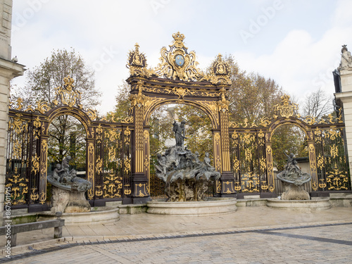 Obraz na płótnie Neptune fountain, Stanislas Square, Nancy w salonie