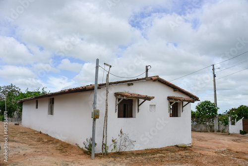 Wallpaper Mural house in the Brazilian northeast, rural house, Brazilian northeast, humble house, brazil, delivery of basic food baskets in rural areas, rural landscape, old house in the countryside, abandoned house Torontodigital.ca