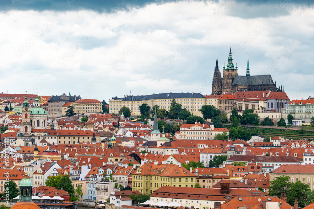 Obraz premium Landscape of Prague city at sunset