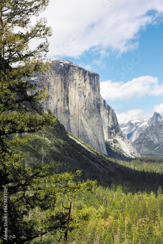 Obraz na płótnie FORMATION ROCHEUSE EL CAPITAN, VALLÉE DE YOSEMITE AUX ÉTATS-UNIS w salonie