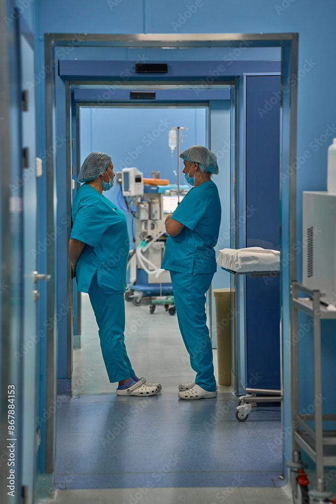 nurses are talking in the operating room nurses are talking in the operating room