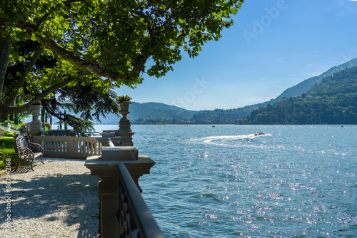 bello scorcio sul lago maggiore con cielo azzurro photo