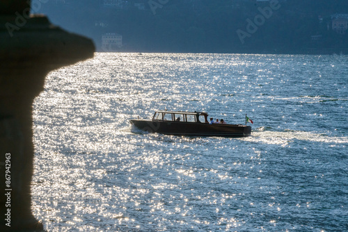 bello scorcio sul lago maggiore con cielo azzurro photo