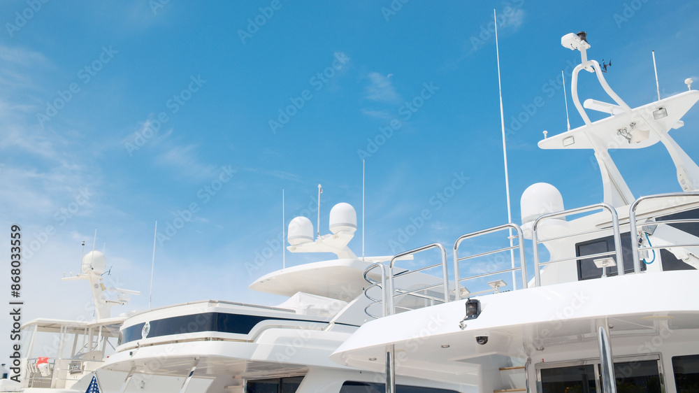 Fototapeta premium boat, yacht, sea, water, boats, luxury, harbor, ship, marina, port, sailing, travel, nautical, ocean, dock, sky, vessel, summer, yachts, sailboat, vacation, pier, sail, harbour, motorboat, seattle, wa