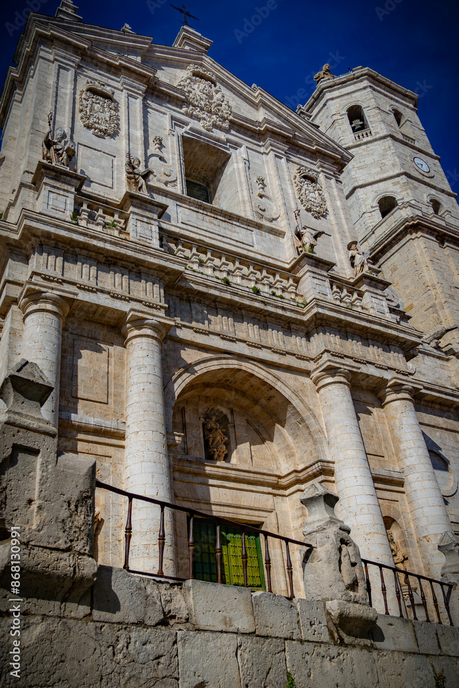 Valladolid ciudad histórica y cultural de la vieja europa. valladolid ciudad histórica y cultural de españa con un gran patrimonio histórico 