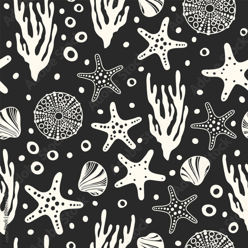 Sea bottom seamless pattern. Summer beach hand-drawn seaside vector print. Undersea world cartoon background with sea urchin, starfish, shell, coral. Seashore elements design for fabrics, wallpaper