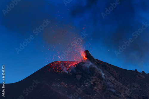 Foto Stromboli, Vulkan, Aeolische Inseln, Sizilien, Italien, Ausbruch, Alarmstufe Orange, Sciara del Fuoco, 27