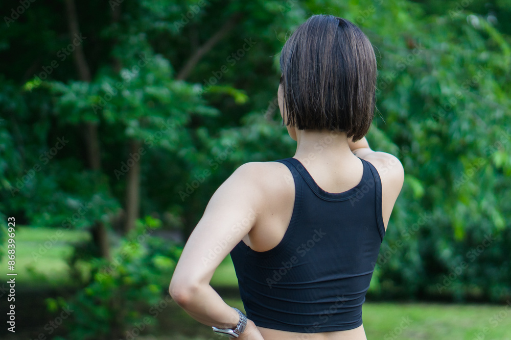 運動する20代 30代女性 運動する20代 30代女性