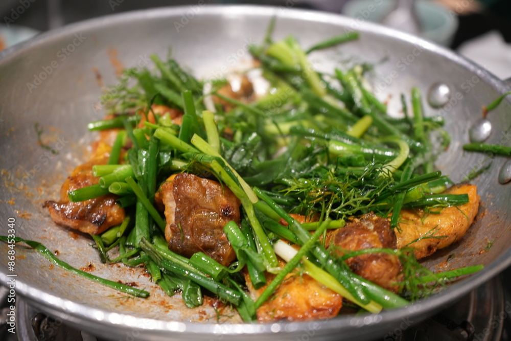 Cha Ca or Grilled Turmeric Fish, delicious and iconic dish of Hanoi, Vietnam - ベトナム料理 ハノイ名物 雷魚の油鍋