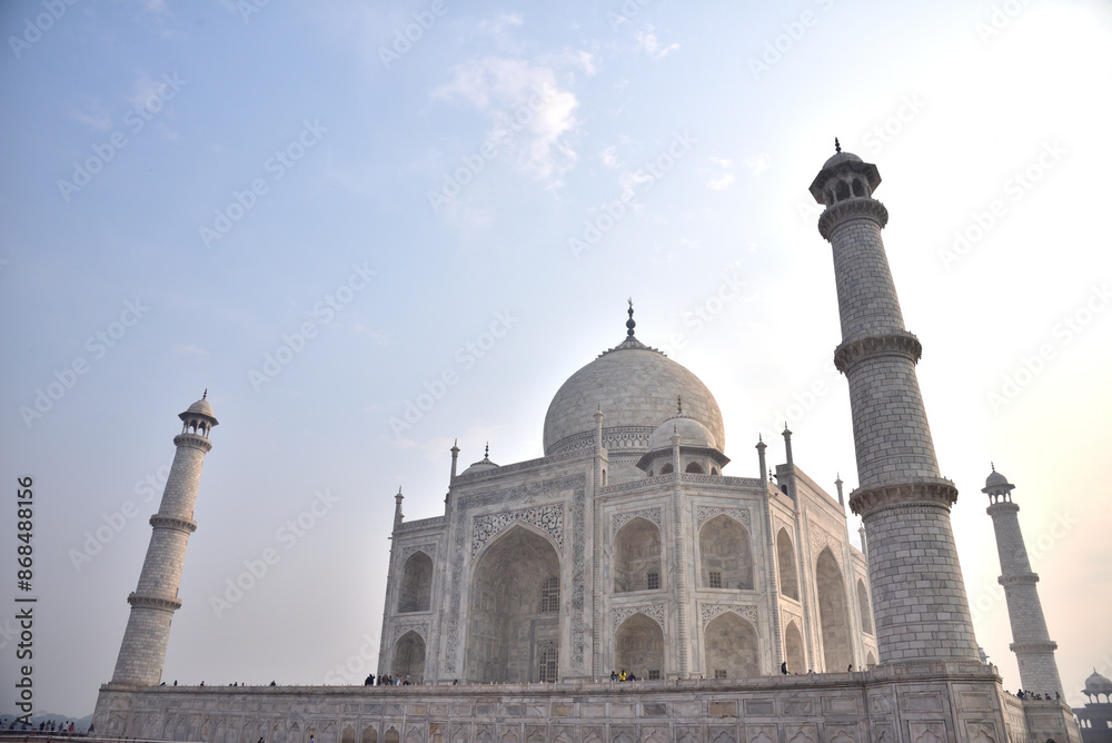 Fototapeta premium Taj Mahal is the most famous landmark in Agra, India