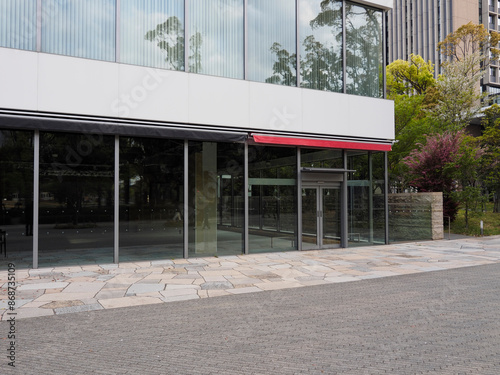 空き店舗のエントランス