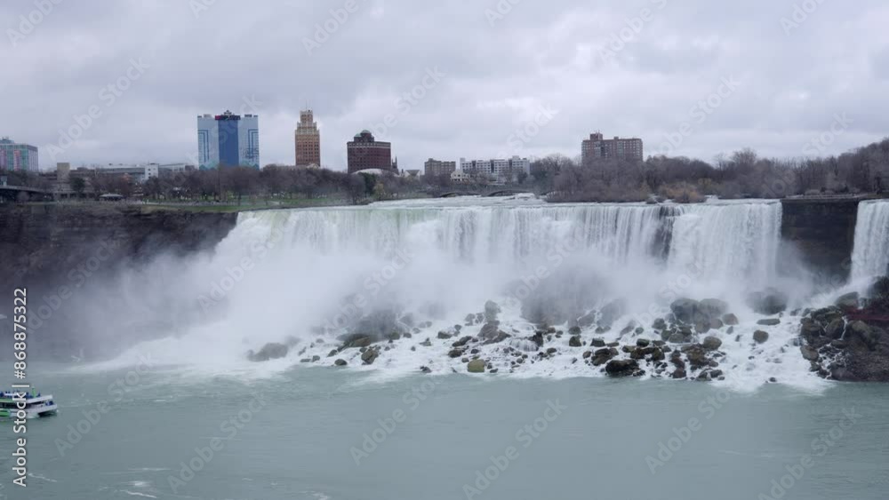 Most famous waterfalls of the world the Niagara falls in Canada - travel photography in Canada Most famous waterfalls of the world the Niagara falls in Canada - travel photography in Canada
