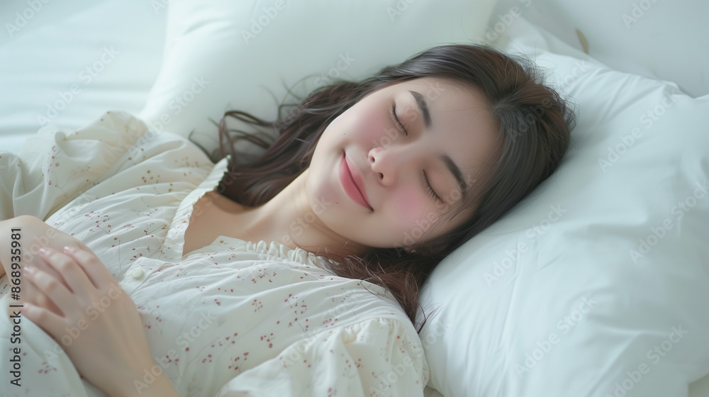 睡眠中の日本人女性 睡眠中の日本人女性