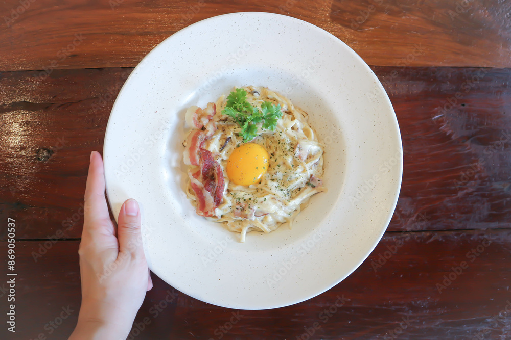 pasta carbonara or spaghetti , pasta or spaghetti carbonara