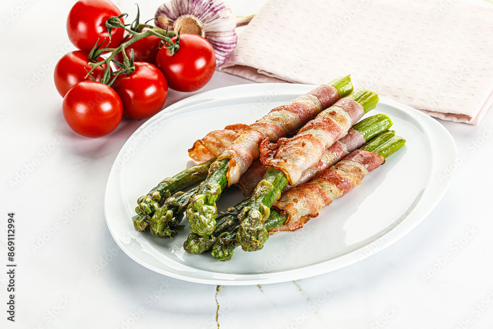Grilled asparagus with bacon Grilled asparagus with bacon