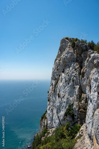 Fels vor dem Meer