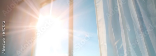 太陽の光差し込む窓辺のイメージ