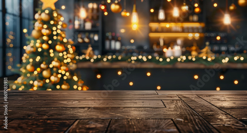 Una mesa de madera para mostrar productos comerciales, sobre fondo con árbol de navidad decorado e interior de establecimiento comercial con luces navideñas encendidas durante la noche photo