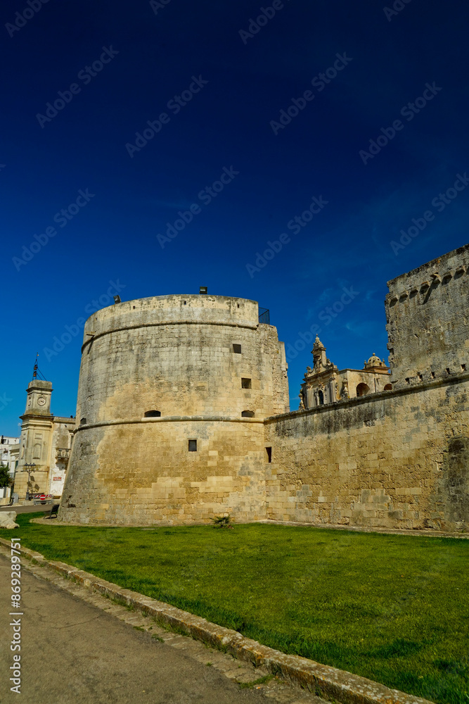 Piazza e castello di Palmariggi, Lecce,Puglia,Italia Piazza e castello di Palmariggi, Lecce,Puglia,Italia