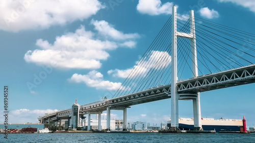 Tableau sur toile Yokohama Bay Bridge on a Sunny Day