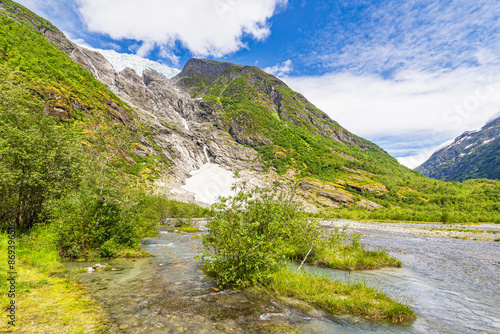 Blick auf die Gletscherzunge Supphellebreen nahe Fjærland in Norwegen photo