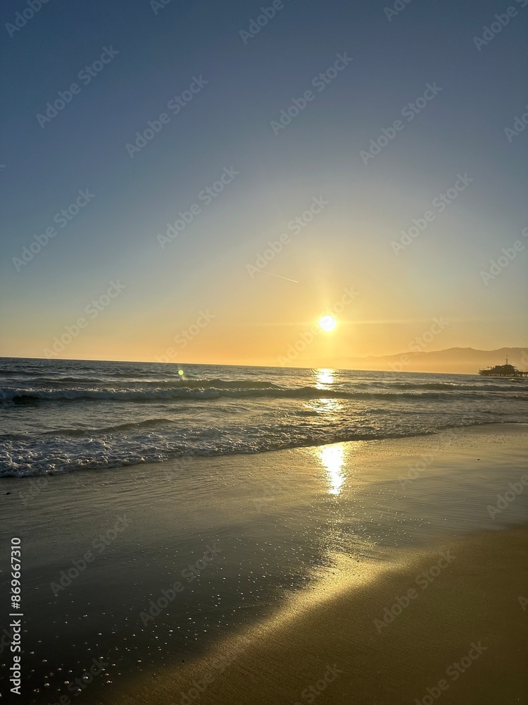 Obraz premium sunset at the beach