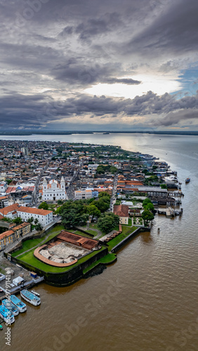 Estação Das Docas Mercado Ver-o-Peso Belém Pará Brasil Turismo Cultural Arquitetura Portuária Gastronomia Amazônia Artesanato Barcos Tradicional Patrimônio Histórico Fotografia Viagem Passeio Açaí 