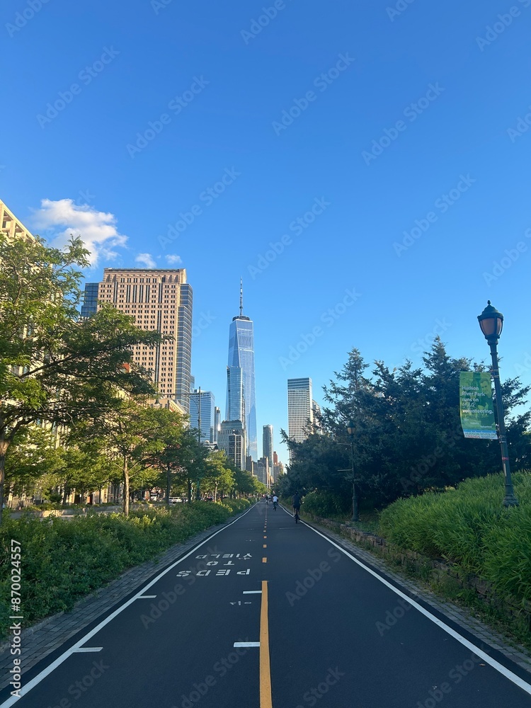 Fototapeta premium New York cycle path skyline 