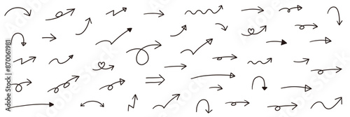 手書きの矢印のアイコンのベクターイラストセット　やじるし　シンプル　線　手描き　ベクトル　方向　