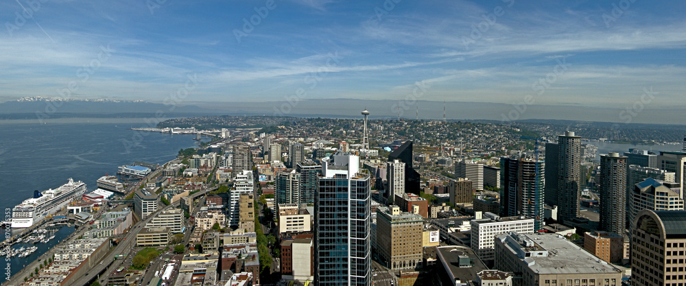 Fototapeta premium A panoramic aerial view of Seattle looking north_20090516_panorama1