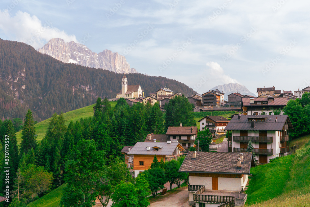 Obraz premium Scenic village in the Alps