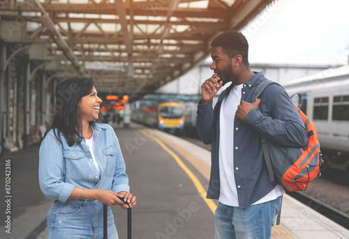 Canvas Print Happy Couple Meeting at Train Station Platform