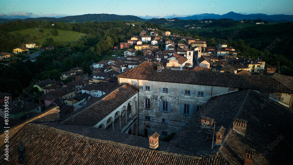 Vista aerea di Tassarolo scattata con un drone.