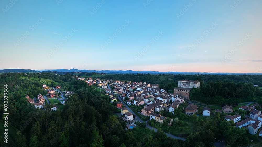 Vista aerea di Tassarolo scattata con un drone.