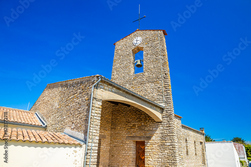 Obraz na płótnie Notre-Dame de l’Assomption church in La Brée-les-Bains, France w salonie