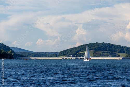 Solina i Jezioro Solińskie to jedne z najciekawszych miejsc w Polsce na mapie województwa podkarpackiego photo