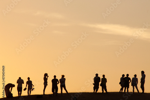 Silhouettes sur les dunes de sable de Mui Ne. Vietnam.