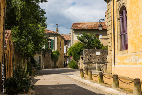 Fototapeta Naklejka Na Ścianę i Meble -  Ruelle dans le centre ancien médiéval de Sorèze