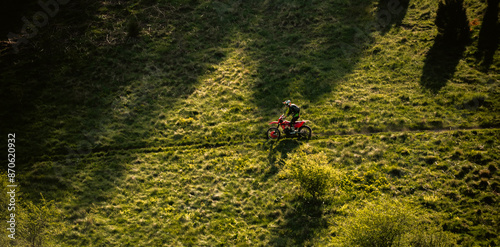 Fotografía Professional enduro bike trail riding dirt road. Motocross sport.