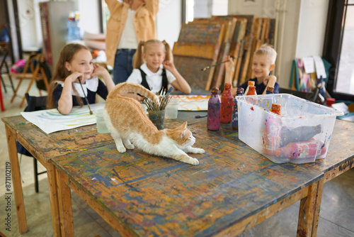 children in drawing classes at school