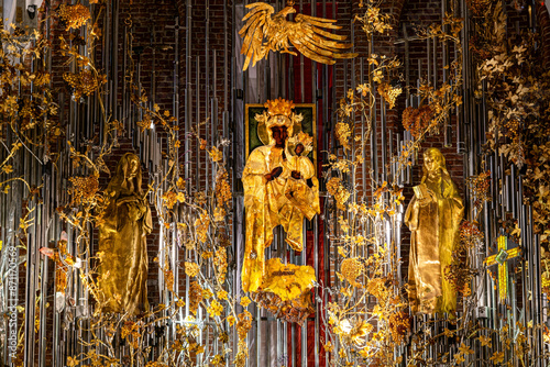 Canvastavla Amber interior decorations in the St. Bridget's Church, Gdansk