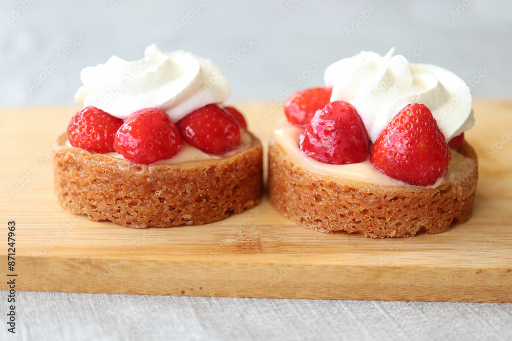 Fresh strawberry confectionery Fresh strawberry confectionery