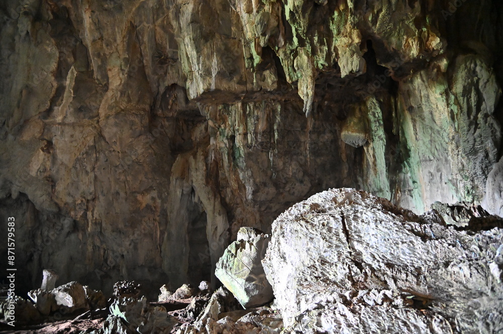 Obraz premium The Fairy Cave and Wind Cave of Bau, Sarawak, Borneo, Malaysia