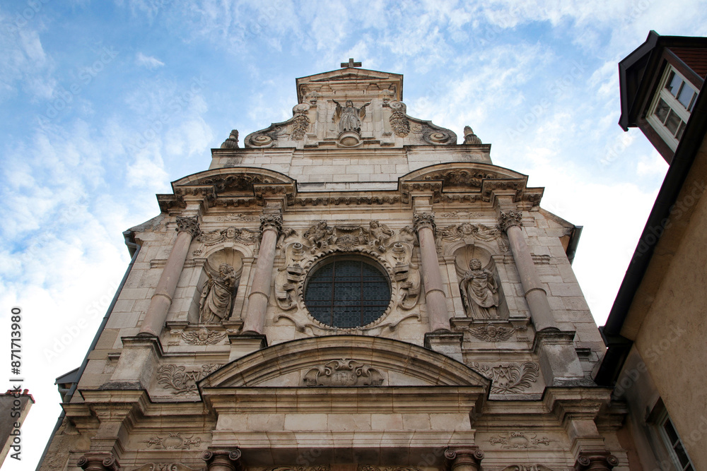 obere fassade der kapelle der karmeliter in dijon
