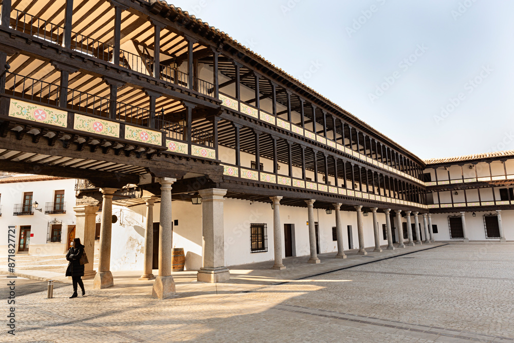 Fototapeta premium Paisaje de la plaza mayor de Tembleque, Toledo.