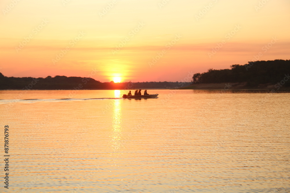 pôr do sol no lago acajatuba, amazonas pôr do sol no lago acajatuba, amazonas