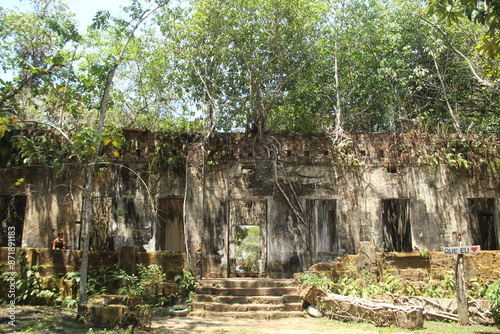 ruínas de paricatuba, em Iranduba, Amazonas, nas margens do Rio Negro  photo