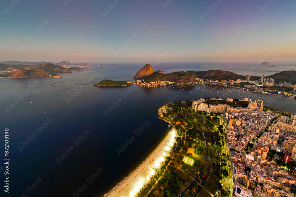 Fototapeta premium Aerial View of Rio de Janeiro City With Flamengo Beach and Sugarloaf Mountain on Sunset