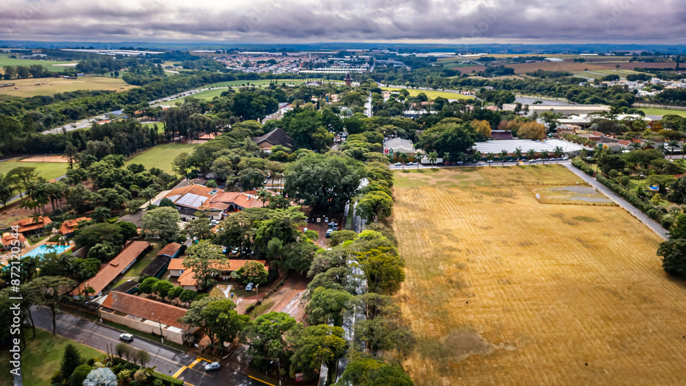 Fototapeta premium Holambra Drone Flores Interior São Paulo Produção Agrícola Tulipas Rosas Estufas Campos Natureza Agricultura Cultivo Beleza Plantas Paisagem Exportação Negócios Horticultura Primavera Cooperativa